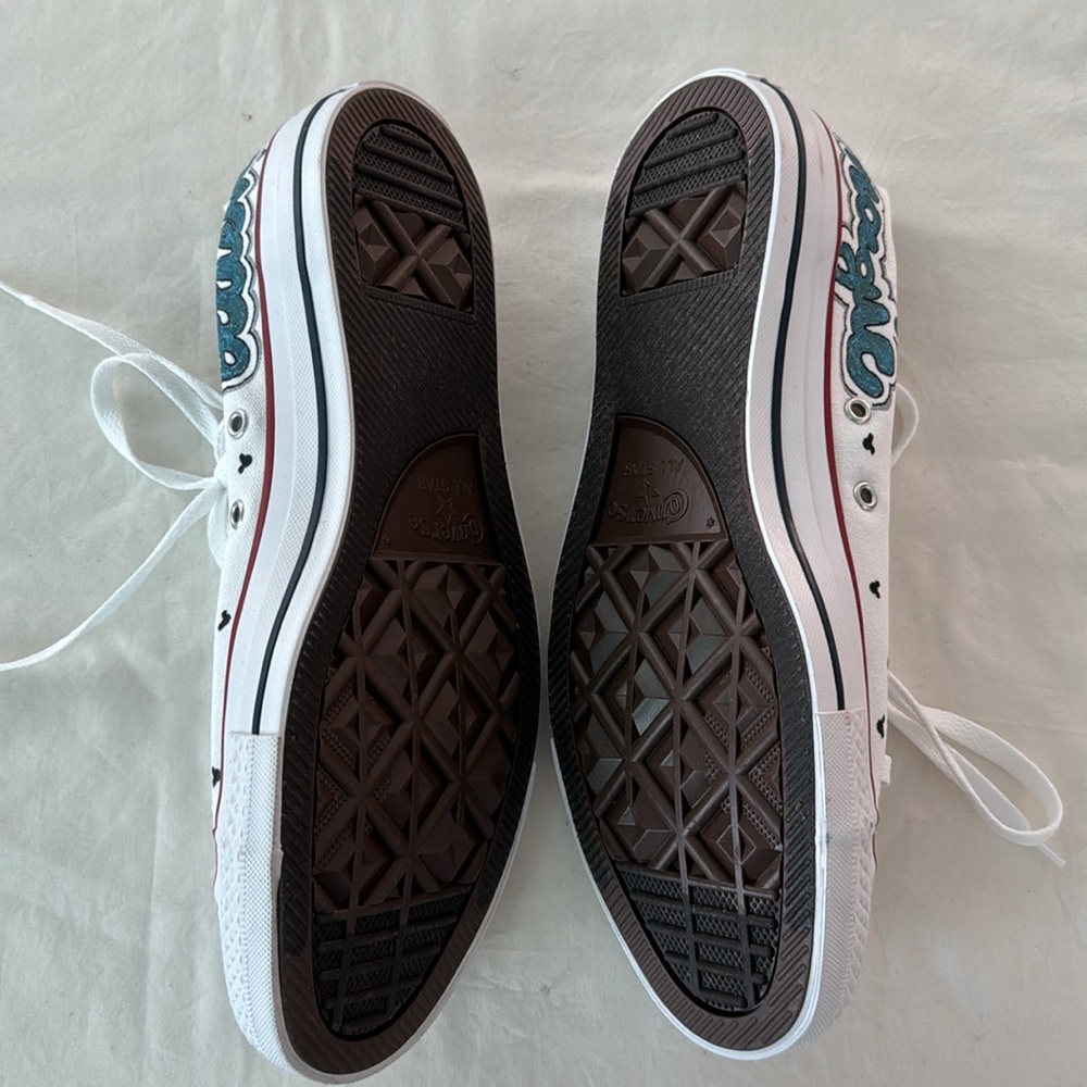 Converse-Disney - Picture 6 of 10